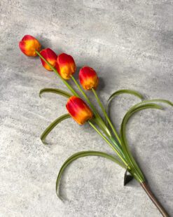 яркие цветы для напольной вазы