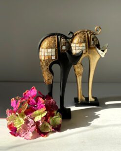 Кошка из полистоуна