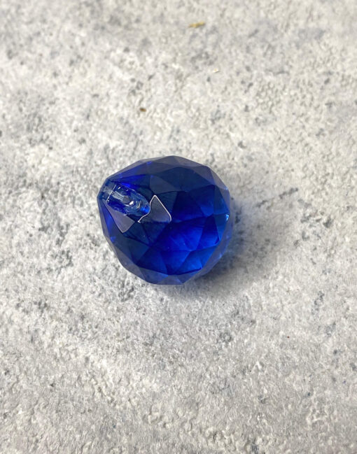 синий хрустальный шарик
