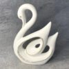 статуэтка белого лебедя из гипса