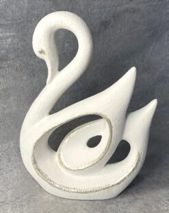 статуэтка белого лебедя из гипса
