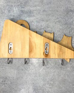 деревянная ключница коты