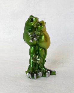 статуэтка лягушка